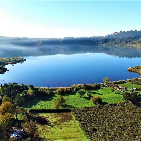 Апартаменты Relax Sul Lago Дженцано-ди-Рома Экстерьер фото