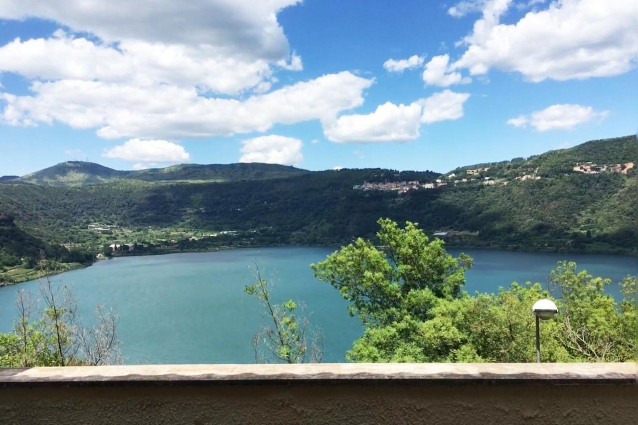 Апартаменты Relax Sul Lago Дженцано-ди-Рома Экстерьер фото